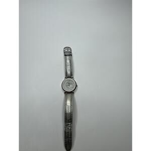 Womens Visage Wristwatch Sparkling Hearts Silver Toned Metallic Wristband